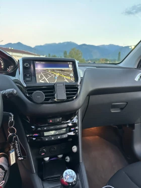 Peugeot 208, снимка 13