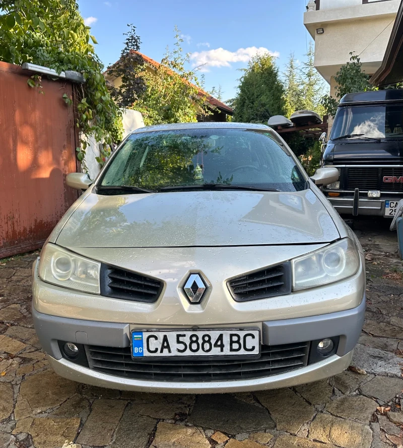 Renault Megane 1.6 фабрична газ, снимка 2 - Автомобили и джипове - 47358413