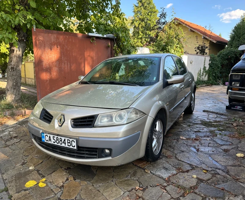 Renault Megane 1.6 фабрична газ, снимка 1 - Автомобили и джипове - 47358413