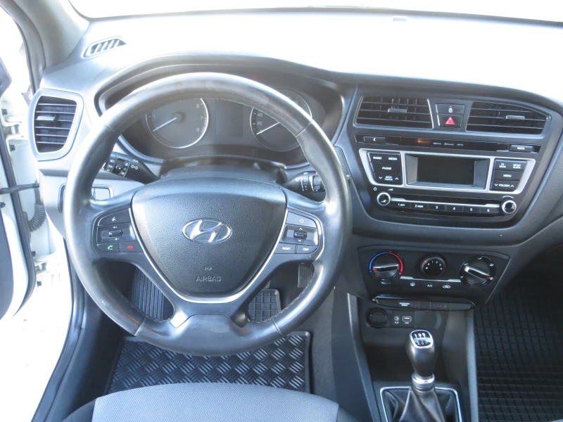 Hyundai I20 1.3 Euro 6b, снимка 8 - Автомобили и джипове - 47445059