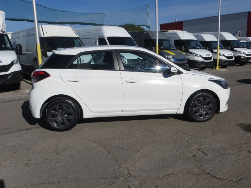 Hyundai I20 1.3 Euro 6b, снимка 5 - Автомобили и джипове - 47445059