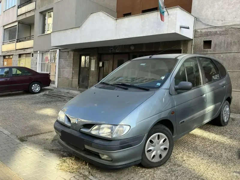 Renault Scenic, снимка 1 - Автомобили и джипове - 48377287