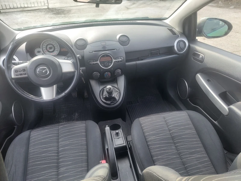 Mazda 2 1.3i 75k.s., снимка 5 - Автомобили и джипове - 49116263