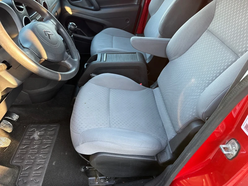 Citroen Berlingo 1.6 HDI-90k.c.-ТОВАРЕН, снимка 8 - Автомобили и джипове - 49818371