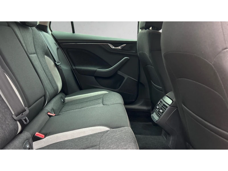 Skoda Scala Месечна вноска от 450 лв., снимка 7 - Автомобили и джипове - 52340051