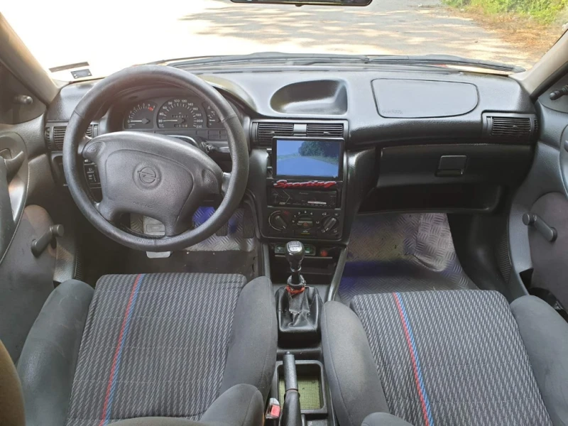 Opel Astra, снимка 9 - Автомобили и джипове - 52340433