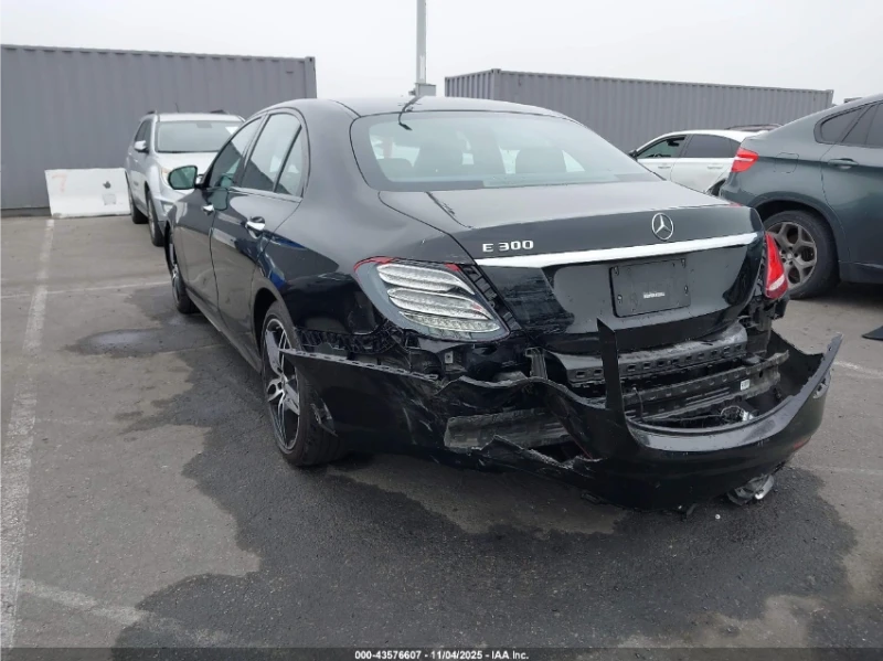 Mercedes-Benz E 300 AMG-PACK* BURMESTER* 360* ПОДГРЕВ, снимка 4 - Автомобили и джипове - 52898715