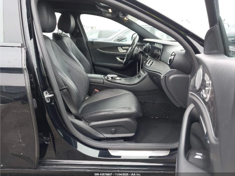 Mercedes-Benz E 300 AMG-PACK* BURMESTER* 360* ПОДГРЕВ, снимка 7 - Автомобили и джипове - 52898715