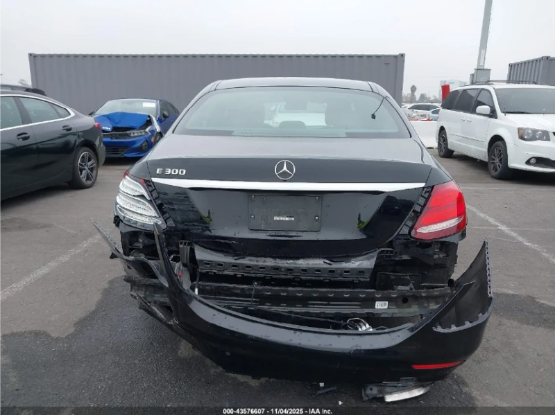 Mercedes-Benz E 300 AMG-PACK* BURMESTER* 360* ПОДГРЕВ, снимка 6 - Автомобили и джипове - 52898715