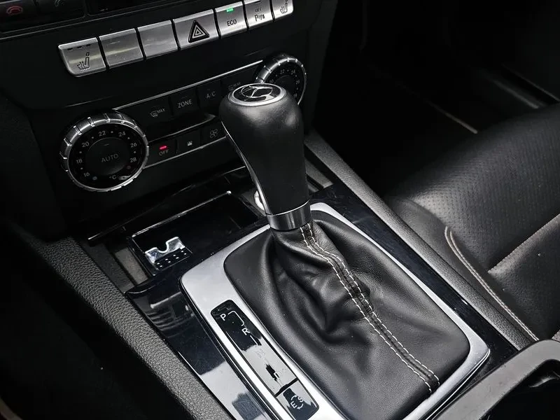 Mercedes-Benz C 220 C220 Cdi Coupe, снимка 9 - Автомобили и джипове - 54925415