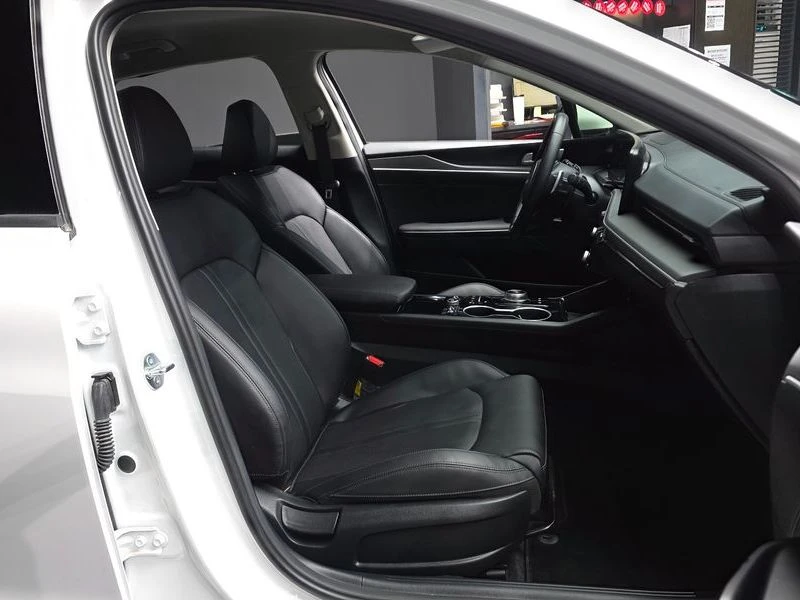 Kia K5 2.0 Automatic, снимка 11 - Автомобили и джипове - 55880077