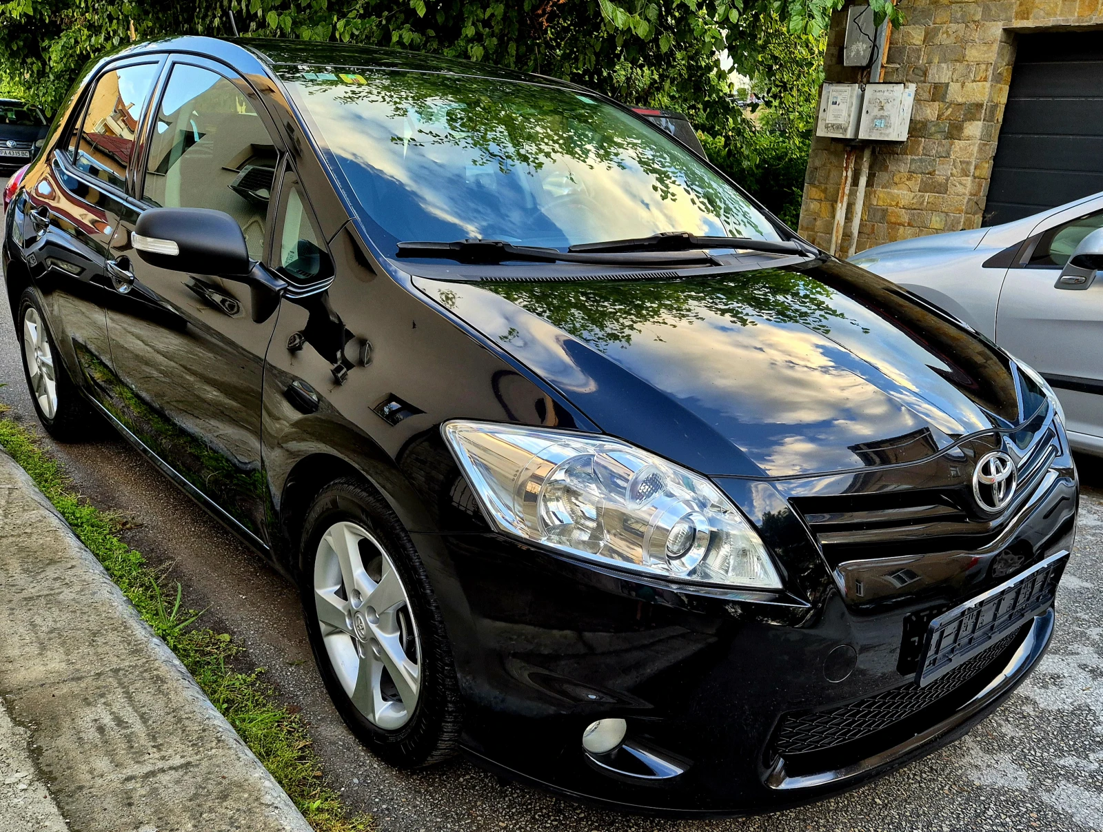 Toyota Auris 1.4d4d-new-facelift-veriga-6speed-japan  - изображение 3