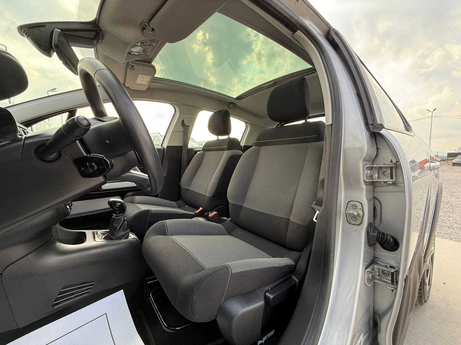 Citroen C3 1.6d NAVI PANORAMA - изображение 7