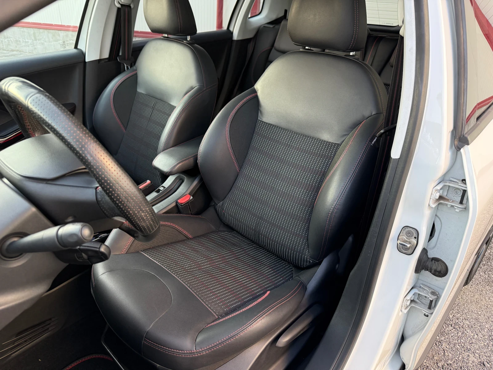 Peugeot 2008 GT LINE Панорама, Камера, Нави, Автомат.121000км - изображение 8