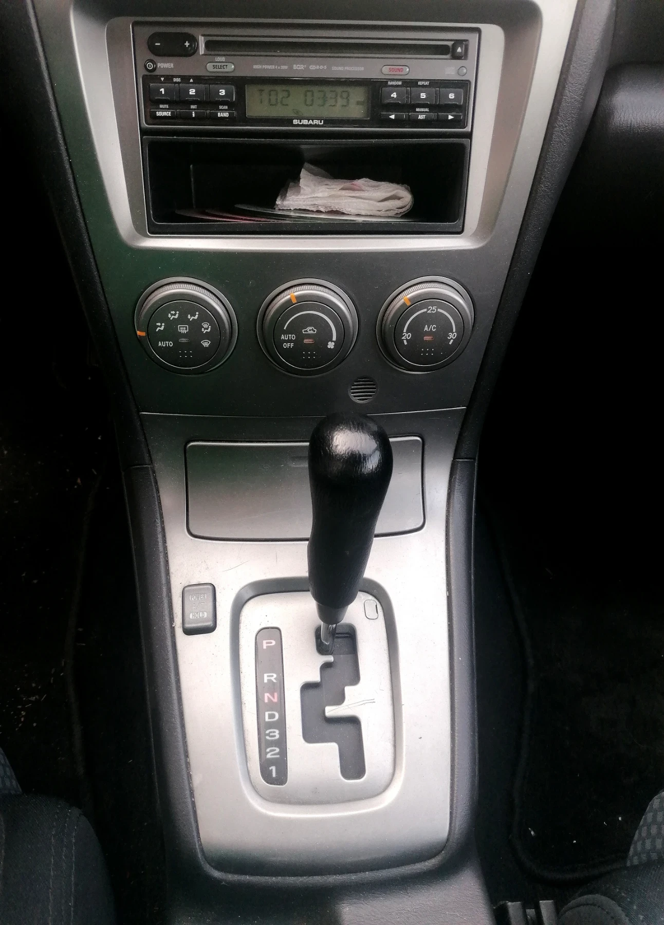 Subaru Impreza 1.6 автомат газ 4х4 - изображение 10