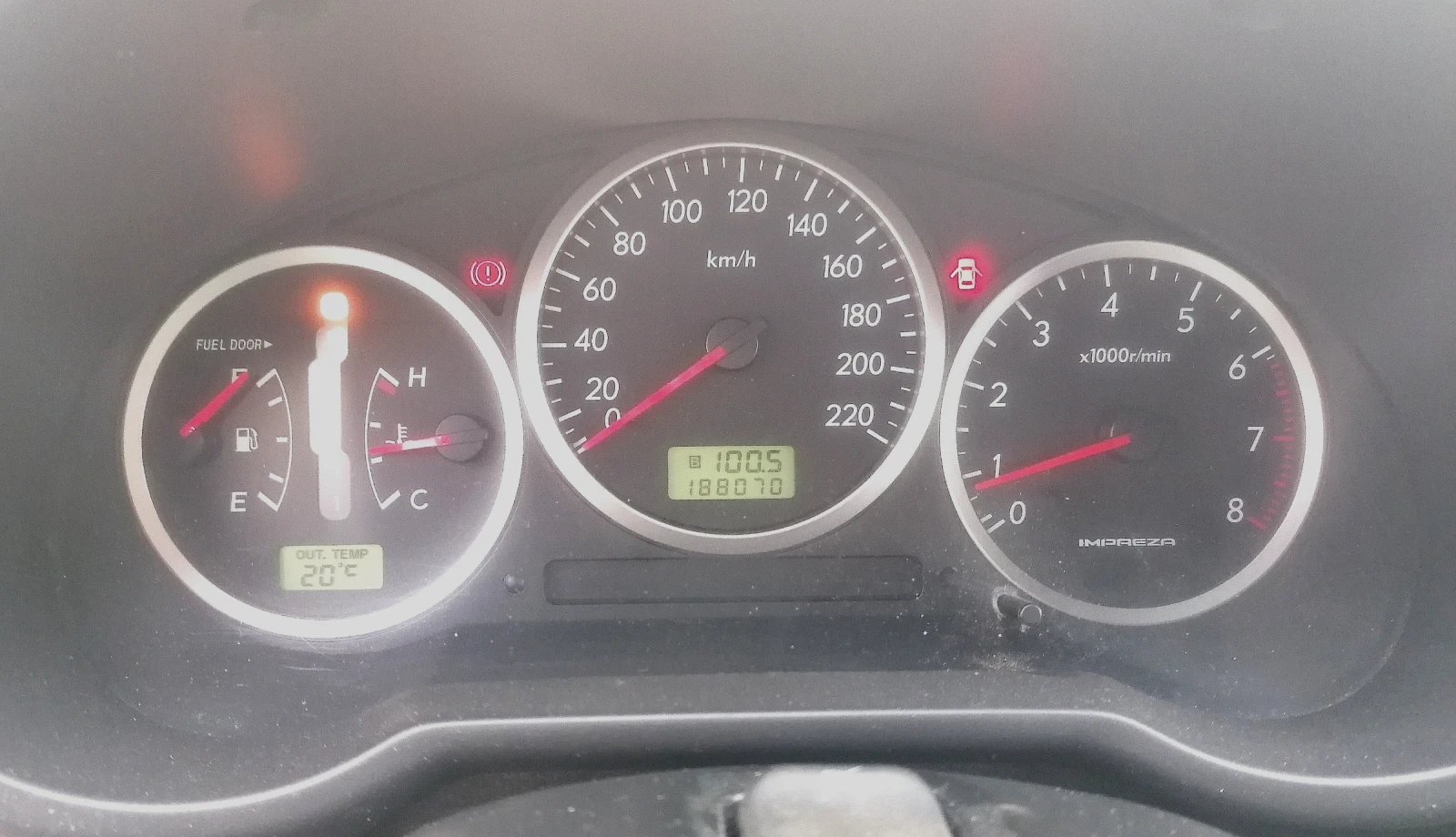 Subaru Impreza 1.6 автомат газ 4х4 - изображение 9
