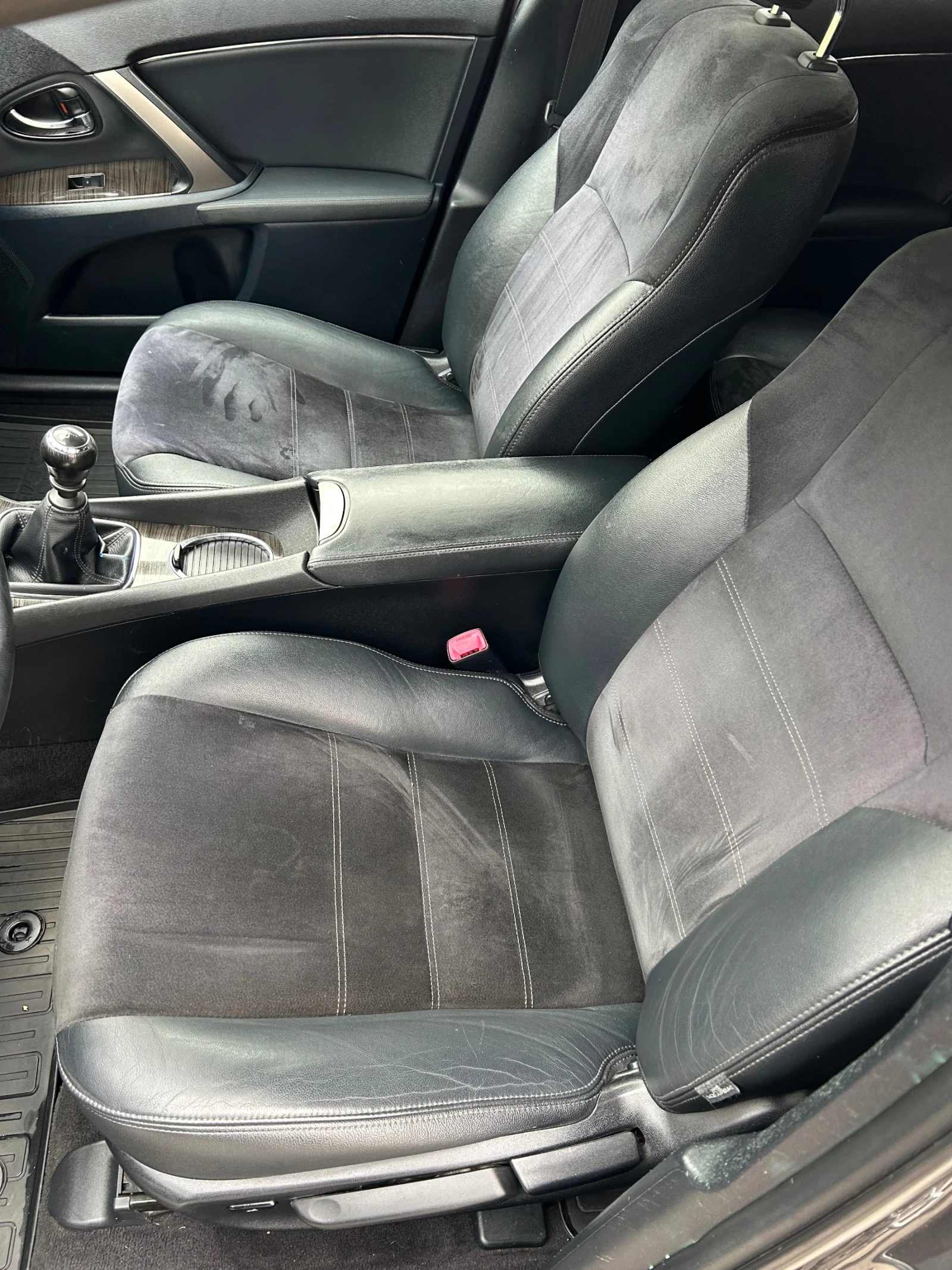 Toyota Avensis D4D - изображение 10