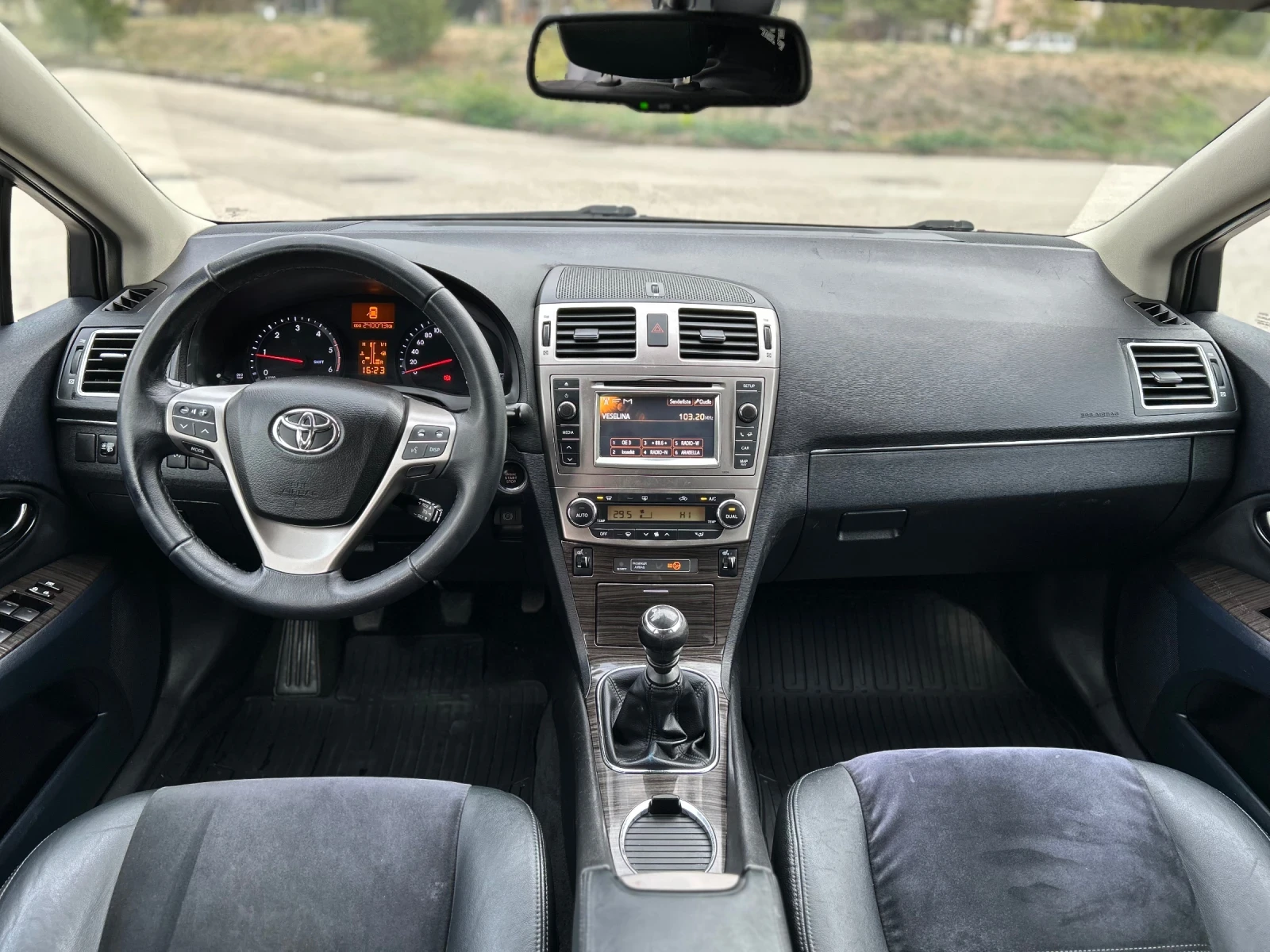 Toyota Avensis D4D - изображение 9