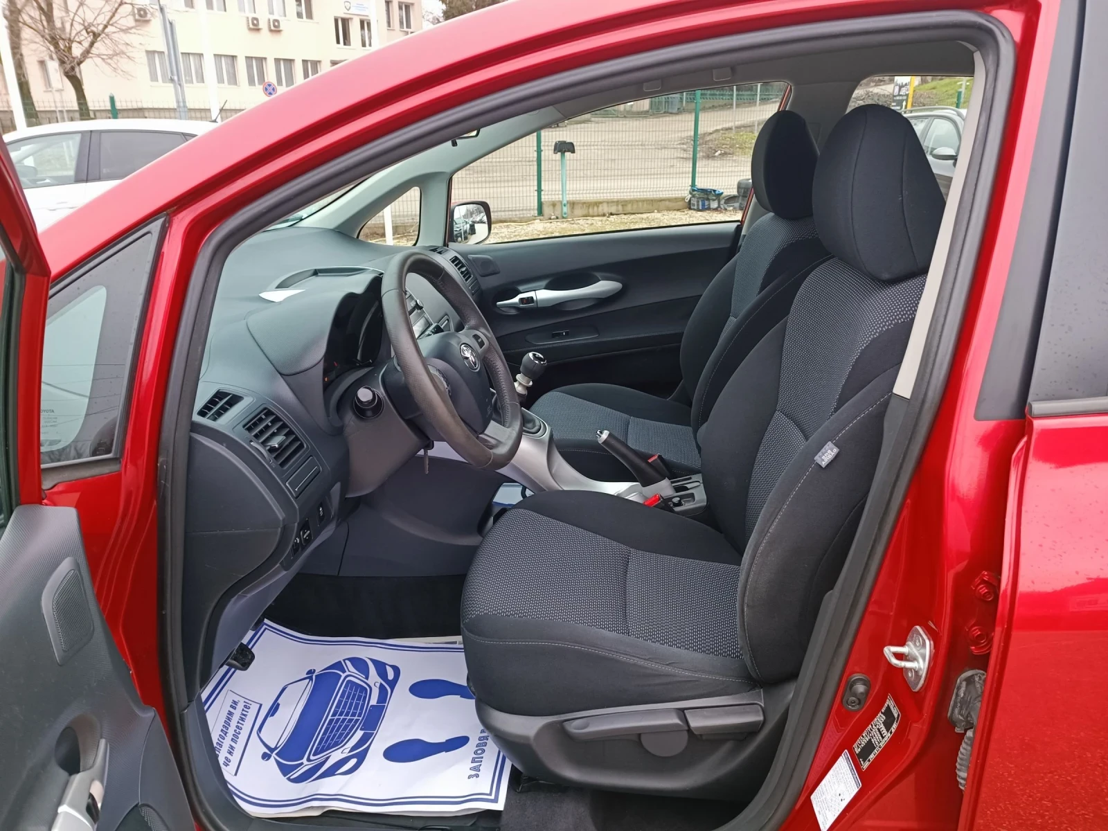 Toyota Auris 1.6i-132��-���������-�����-6��-FACELIFT | Mobile.bg � ����������� 10