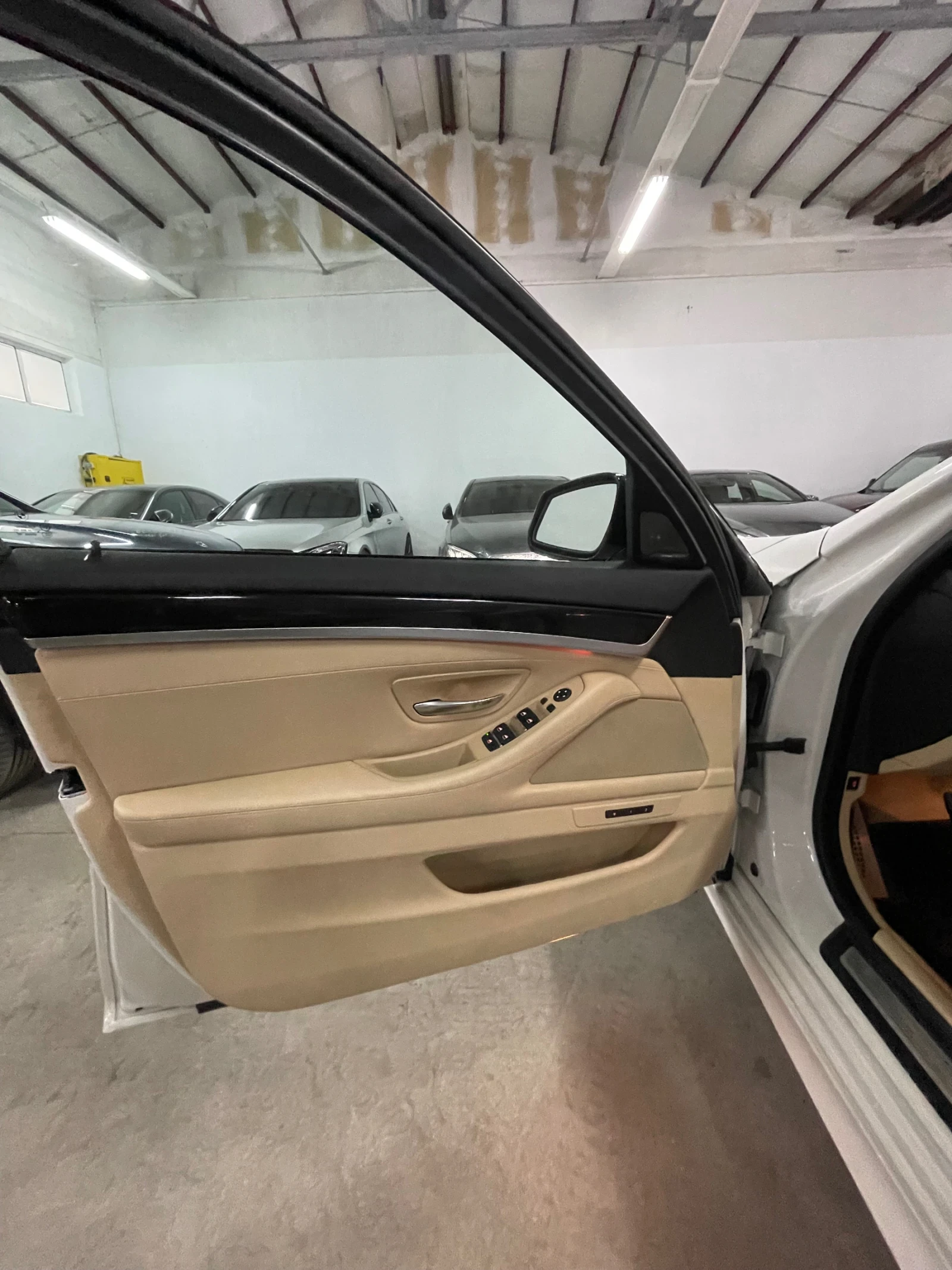 BMW 535 i/Mпак/head-up/подгрев/камера/лед адаптив/НОВА!!!, снимка 16 - Автомобили и джипове - 53932670