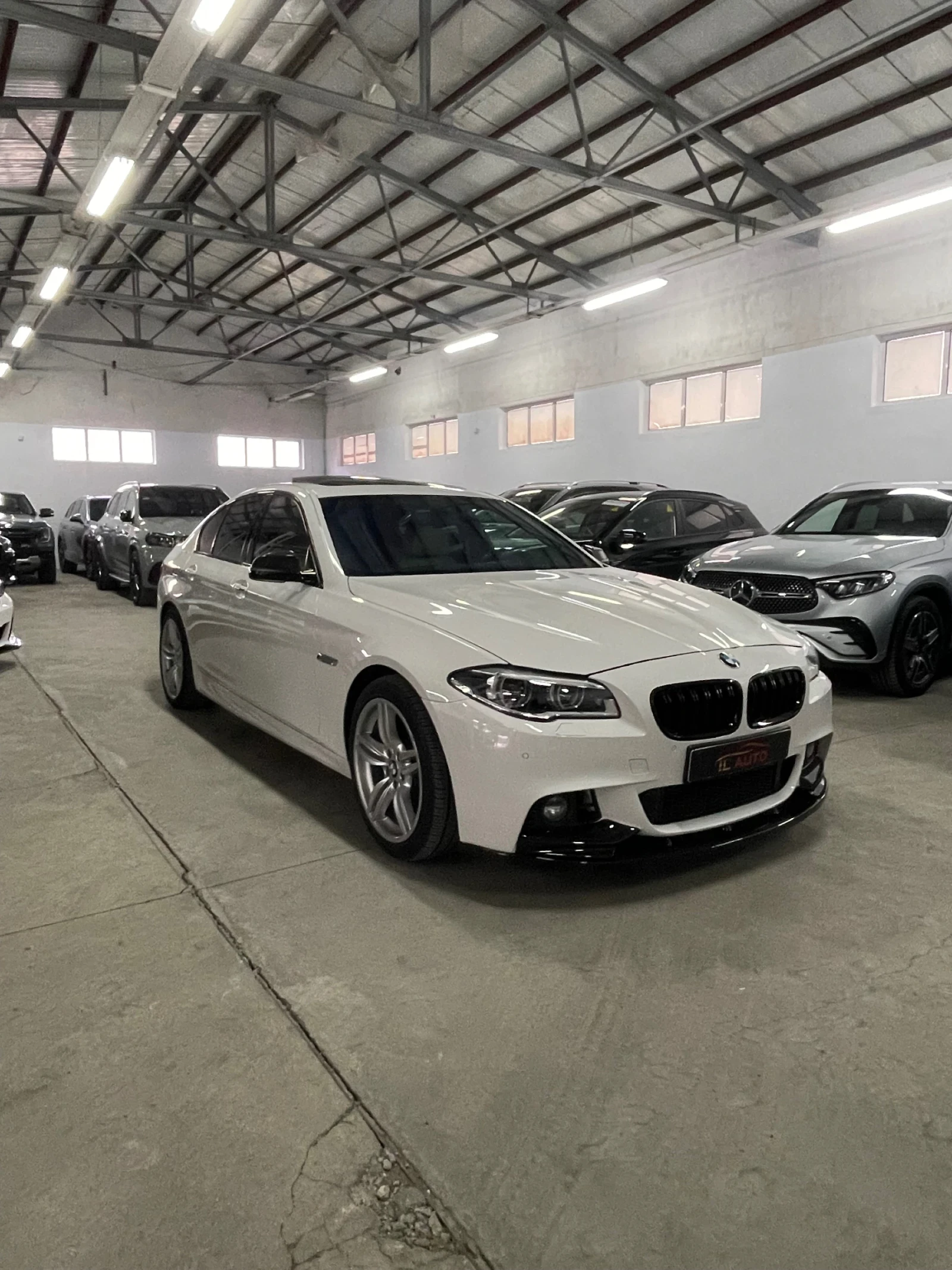 BMW 535 i/Mпак/head-up/подгрев/камера/лед адаптив/НОВА!!!, снимка 3 - Автомобили и джипове - 53932670