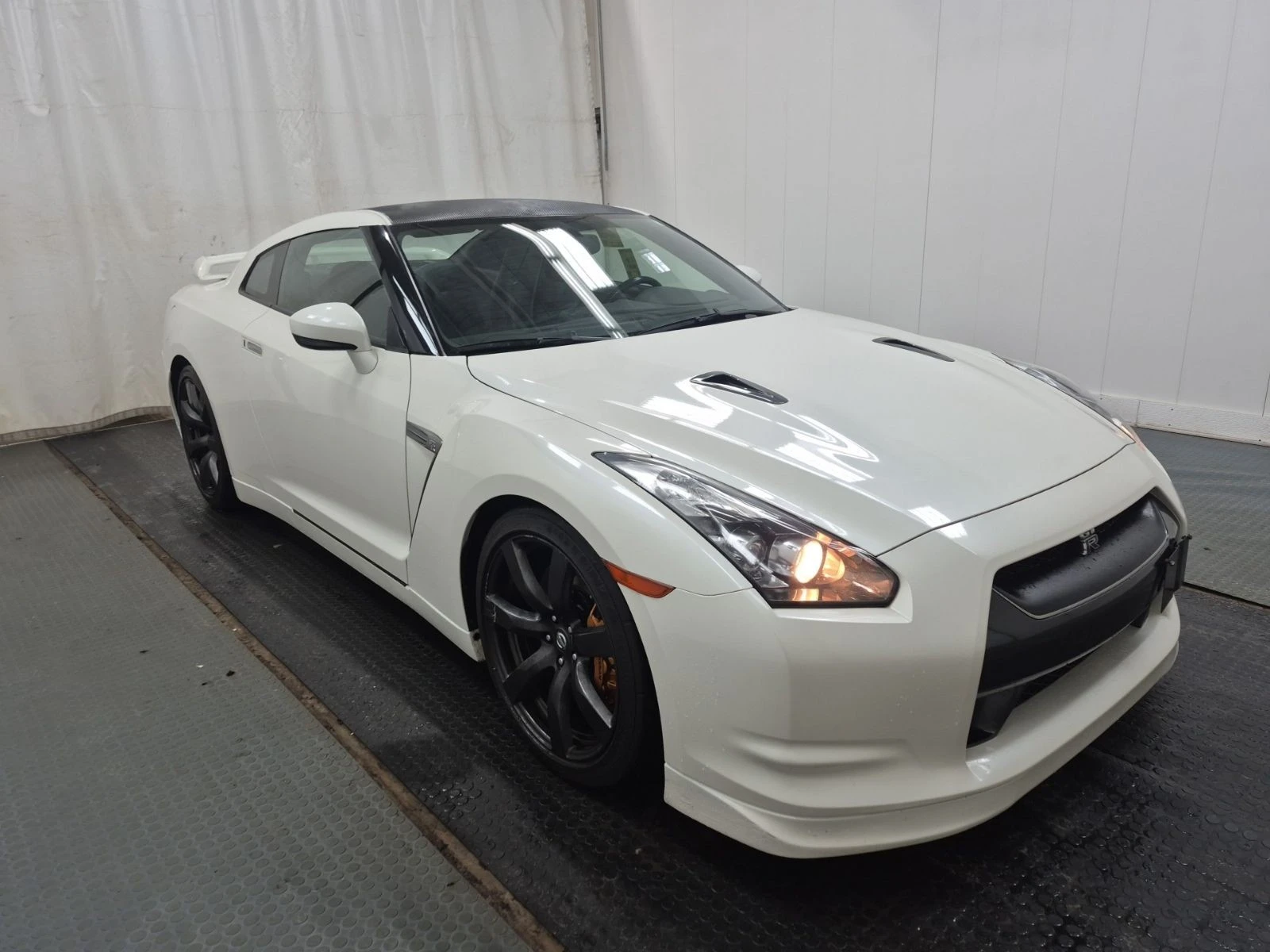Nissan Gt-r PREMIUM АВТО КРЕДИТ, снимка 2 - Автомобили и джипове - 53949191
