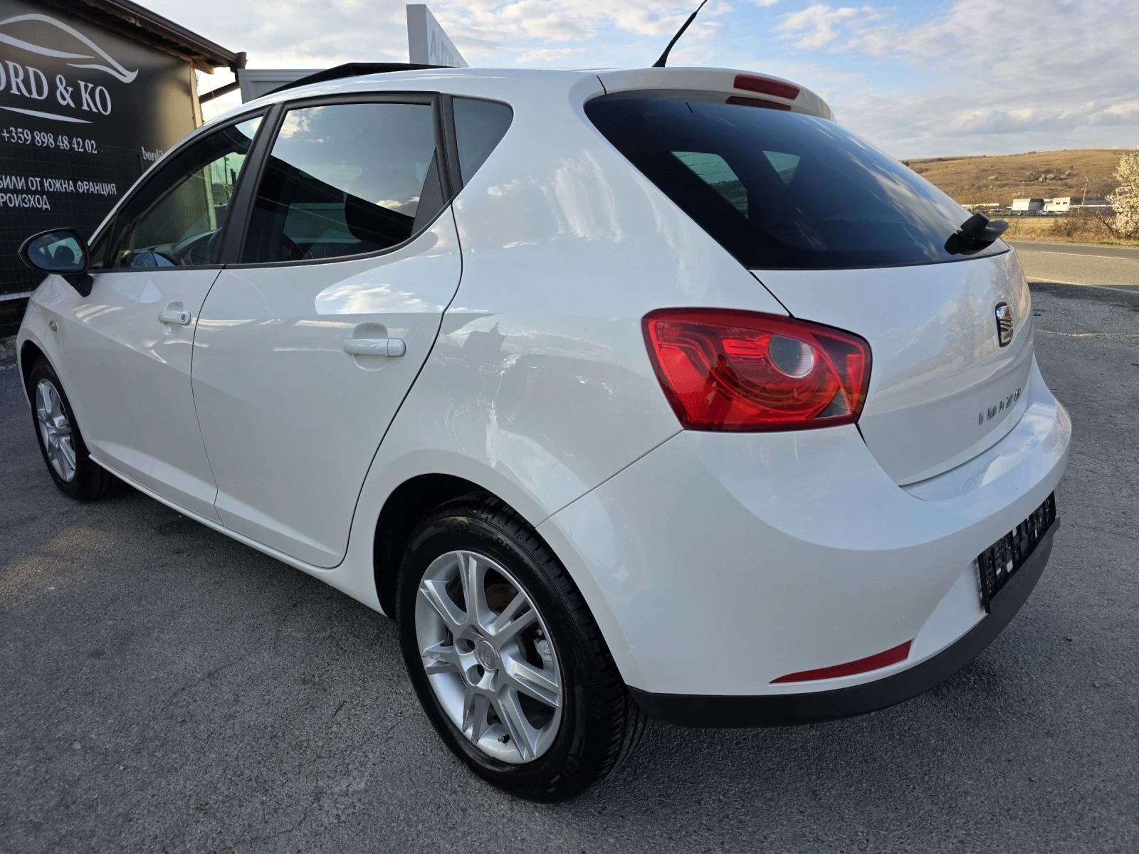 Seat Ibiza Navi, Panorama, снимка 4 - Автомобили и джипове - 53983453