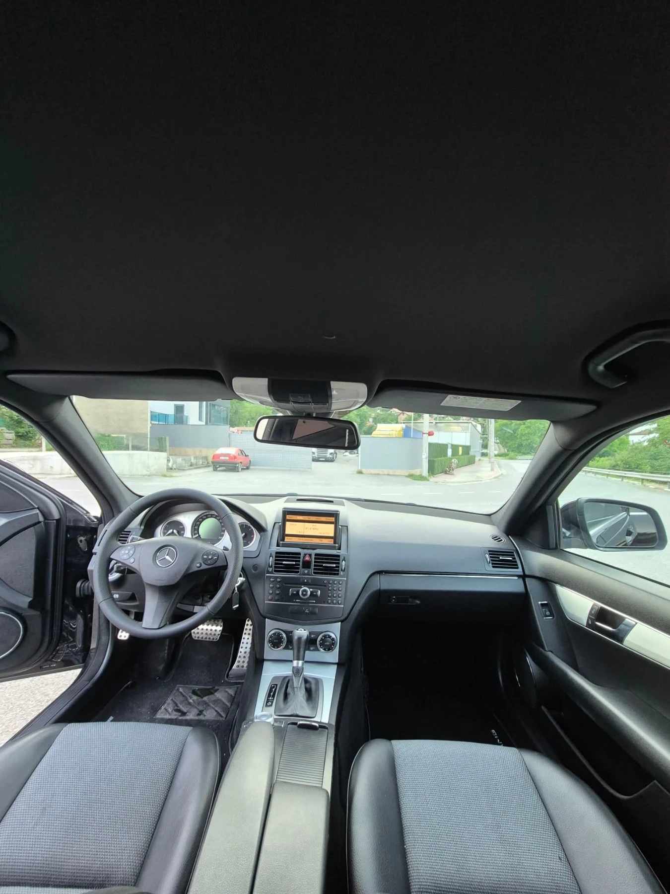 Mercedes-Benz C 320 AMG пакет, снимка 9 - Автомобили и джипове - 54849458