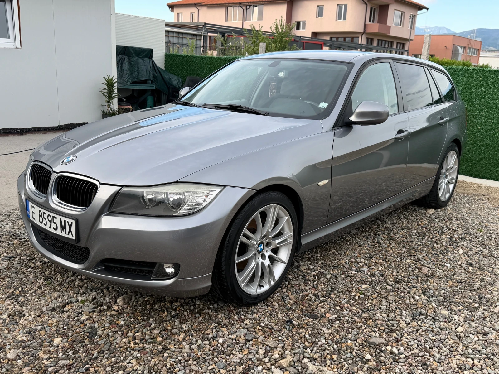 BMW 316 Обслужена /// Топ състояние