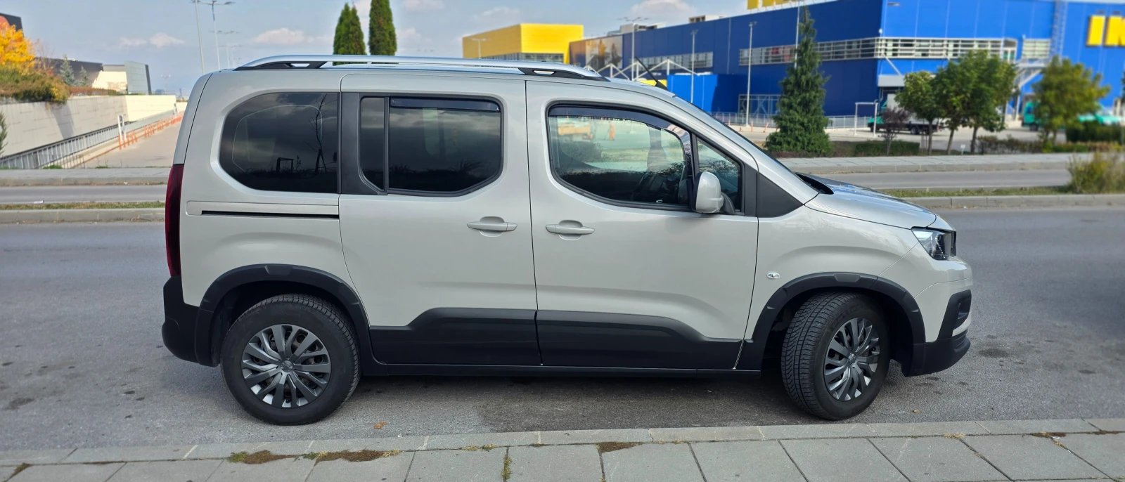 Peugeot Rifter 1, 5 - Allure, снимка 6 - Автомобили и джипове - 55317476