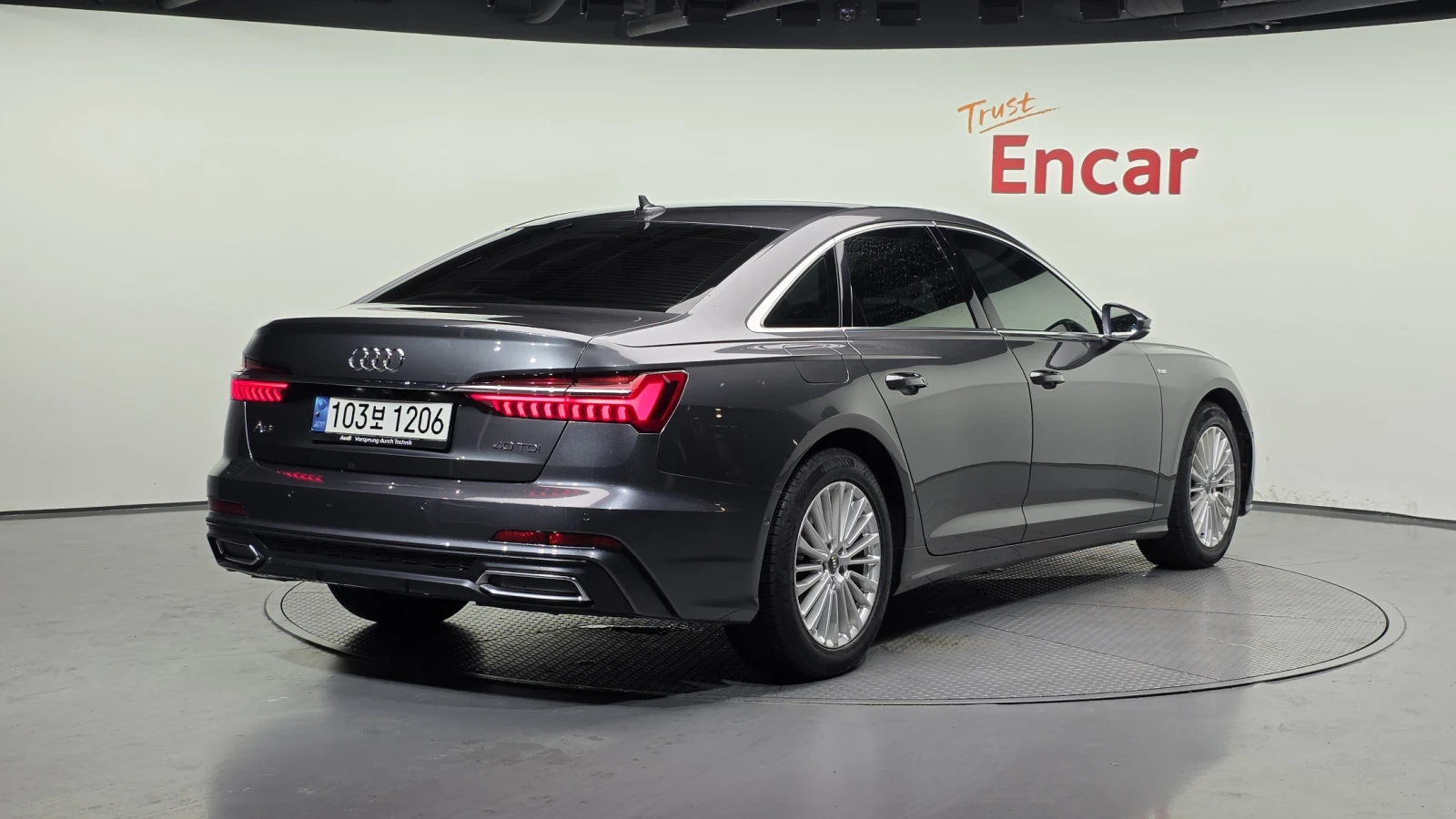 Audi A6 40 TDI* 360* BLIND SPOT* ЕЛ. БАГАЖНИК* КРАЙНА ЦЕНА, снимка 2 - Автомобили и джипове - 55336592