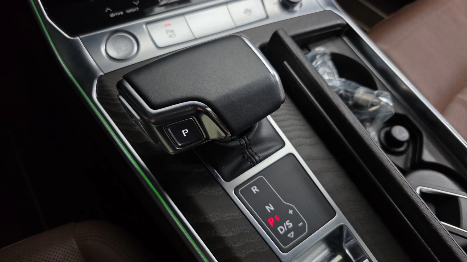 Audi A6 40 TDI* 360* BLIND SPOT* ЕЛ. БАГАЖНИК* КРАЙНА ЦЕНА, снимка 9 - Автомобили и джипове - 55336592