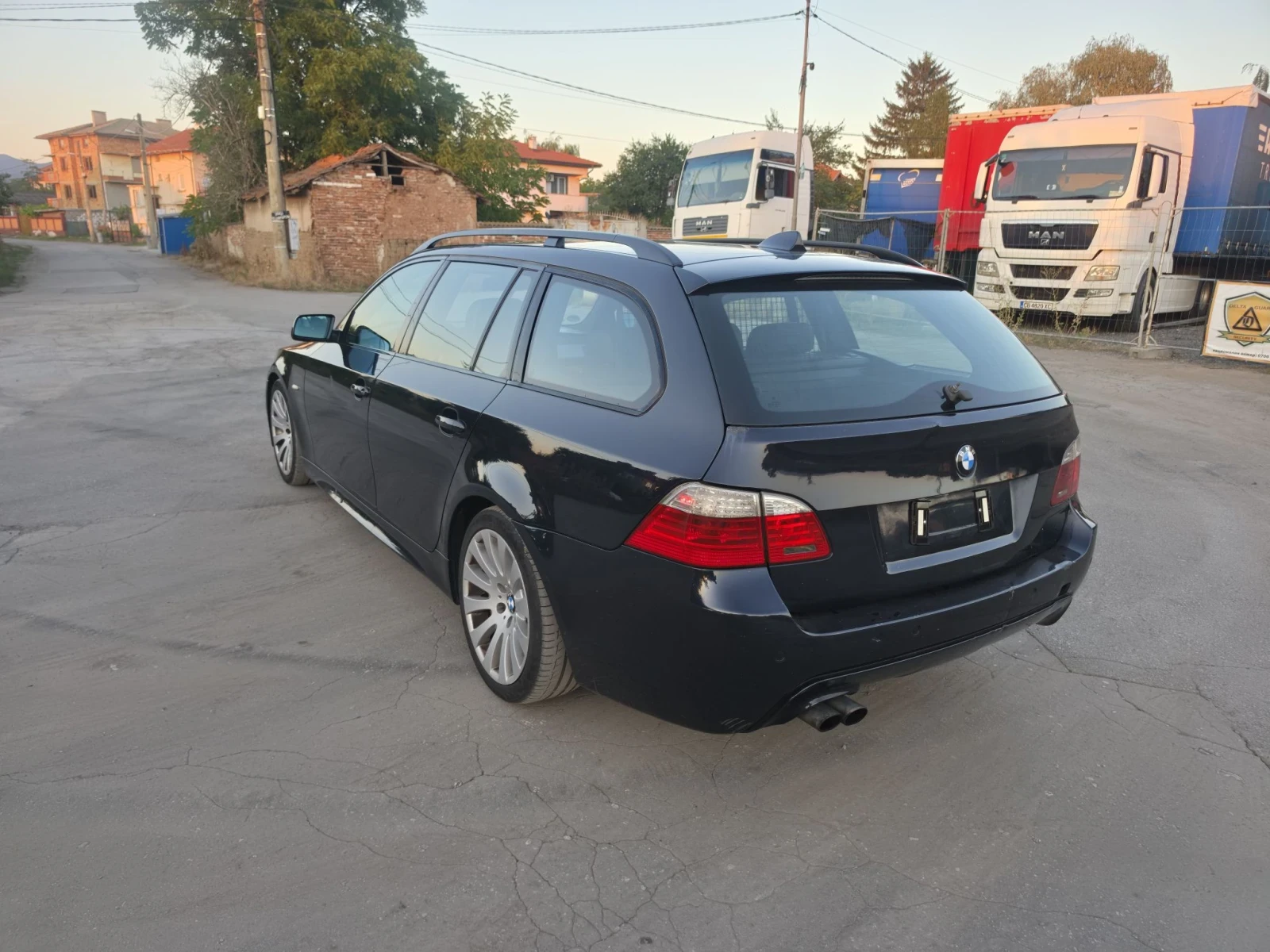 BMW 525 Face-lift, M-pack, Panorama, снимка 4 - Автомобили и джипове - 55636287