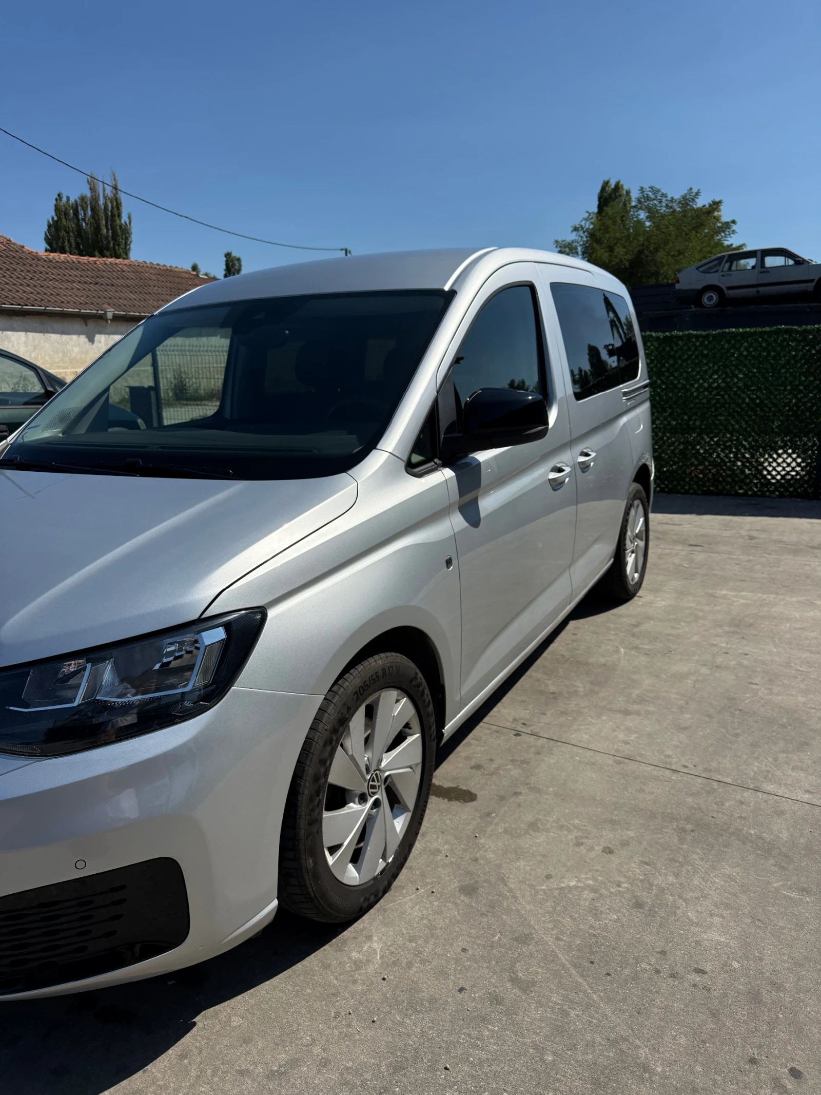 VW Caddy Пътнически, снимка 2 - Автомобили и джипове - 56007647