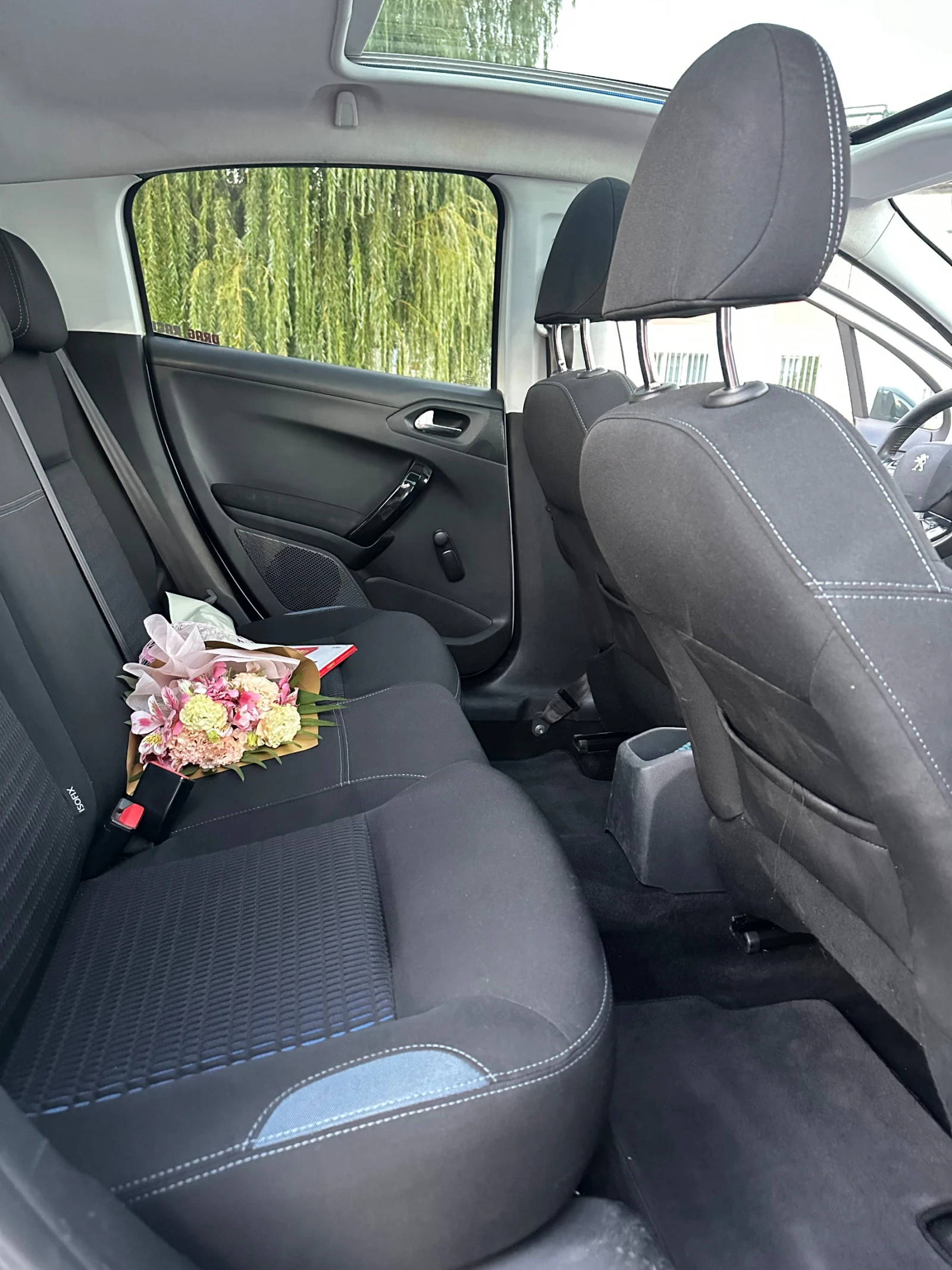 Peugeot 208, снимка 10 - Автомобили и джипове - 56120668