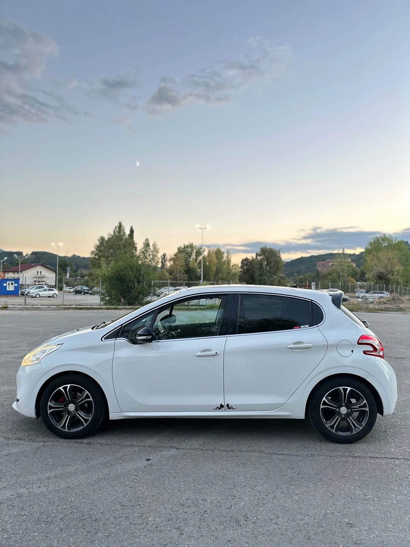 Peugeot 208, снимка 5 - Автомобили и джипове - 56120668