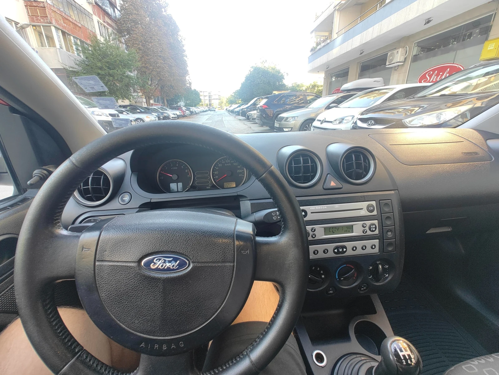 Ford Fiesta 1.3, снимка 10 - Автомобили и джипове - 56167051