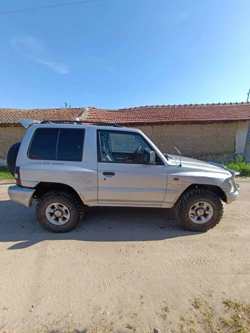 Mitsubishi Pajero 2 Facelift, снимка 2 - Автомобили и джипове - 47464377