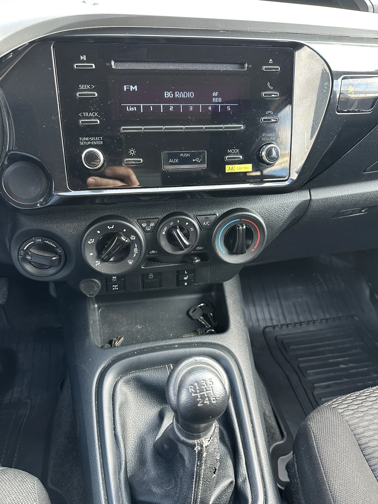 Toyota Hilux 2.4 D-4D Double Cab Active 4x4 - изображение 10