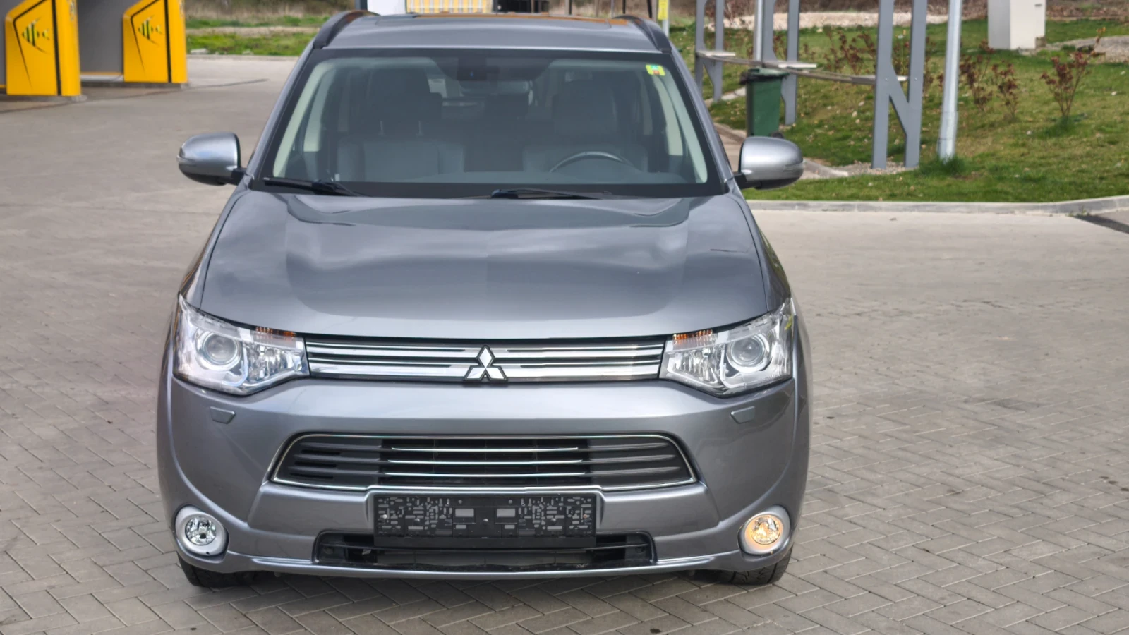 Mitsubishi Outlander 2.0 PHEV 4x4 ВНОС ОТ ШВЕЙЦАРИЯ  | Auto.bg — изображение 1