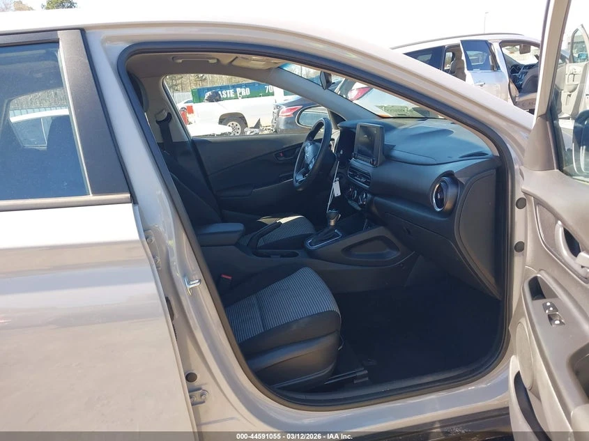 Hyundai Kona 2.0l Se, снимка 5 - Автомобили и джипове - 54306848