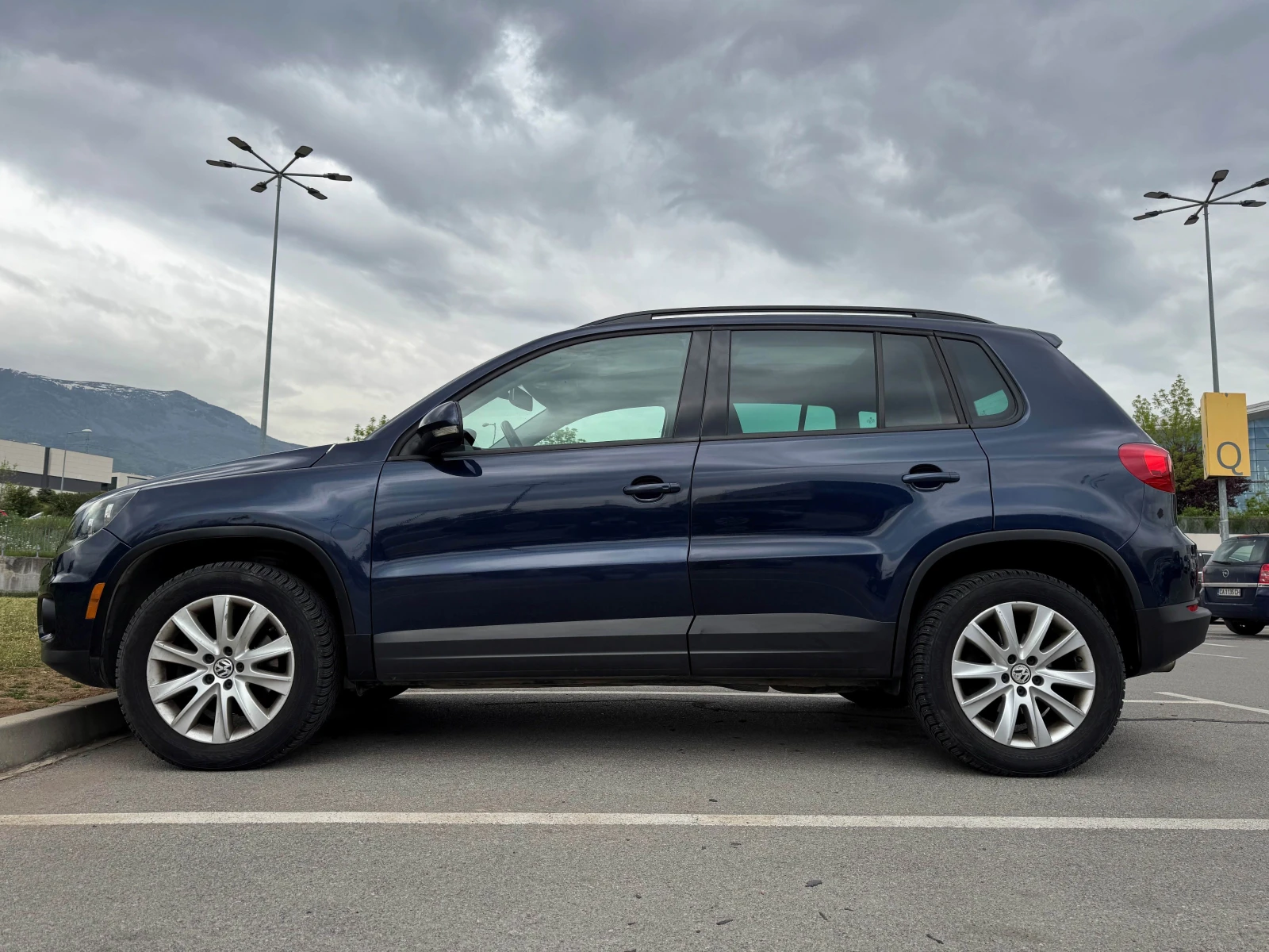 VW Tiguan 4x4, автоматик, бензин, снимка 3 - Автомобили и джипове - 54464135