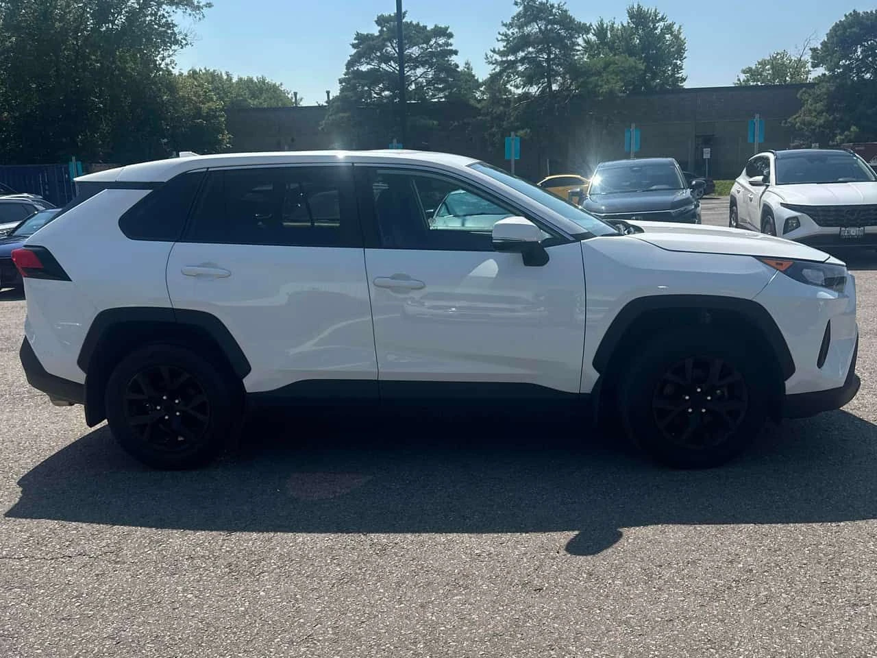 Toyota Rav4 * LE * CARFAX * БЕЗ ПЪРВОНАЧАЛНА ВНОСКА, снимка 3 - Автомобили и джипове - 55598403