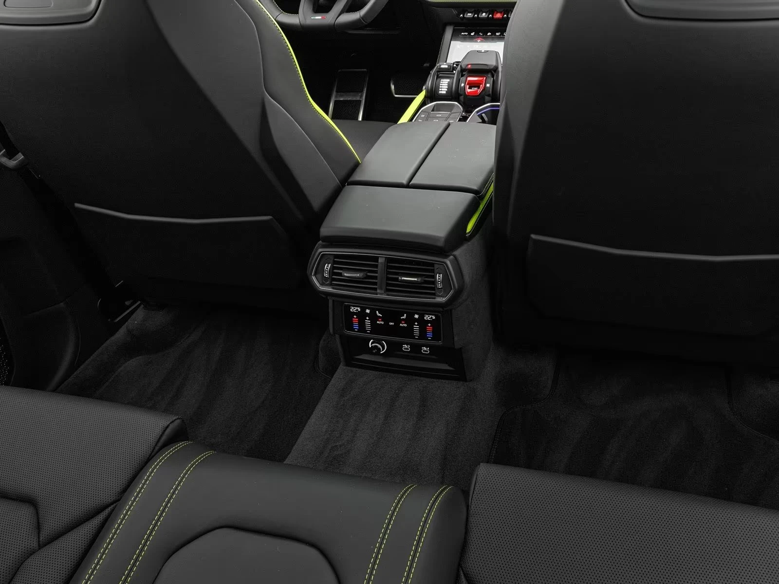 Lamborghini Urus SE / FACELIFT / CERAMIC / B&O / PANO / HUD / 360 /, снимка 17 - Автомобили и джипове - 55748901