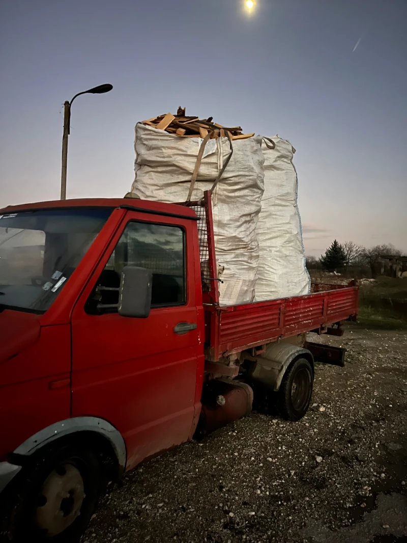 Iveco 2.5 2, 5D Тристранен, снимка 8 - Бусове и автобуси - 48957984