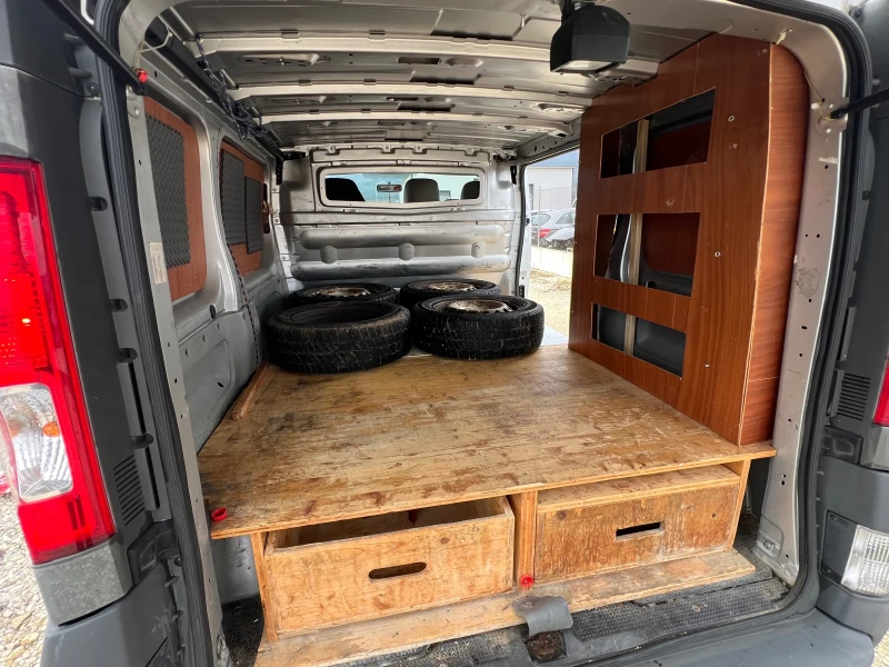 Renault Trafic 2.0, снимка 12 - Бусове и автобуси - 52687846