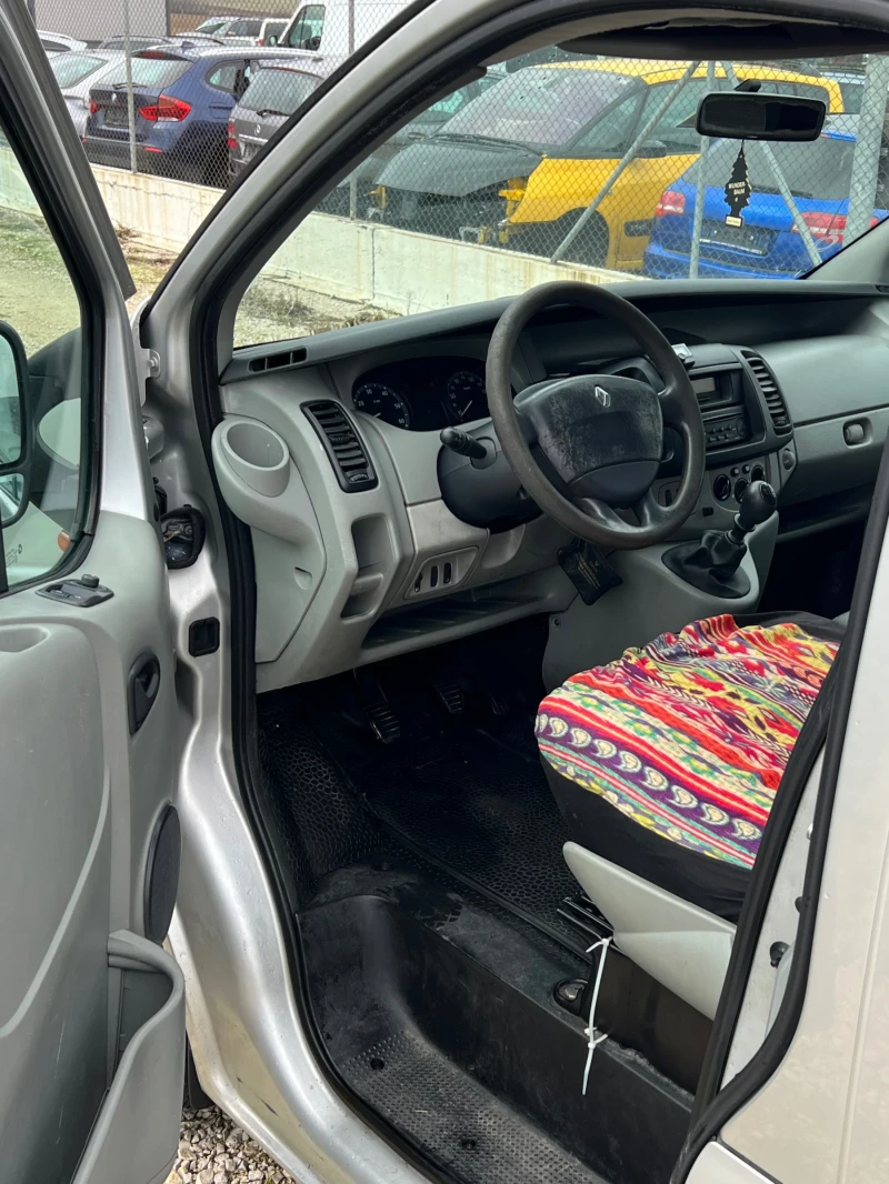 Renault Trafic 2.0, снимка 7 - Бусове и автобуси - 52687846