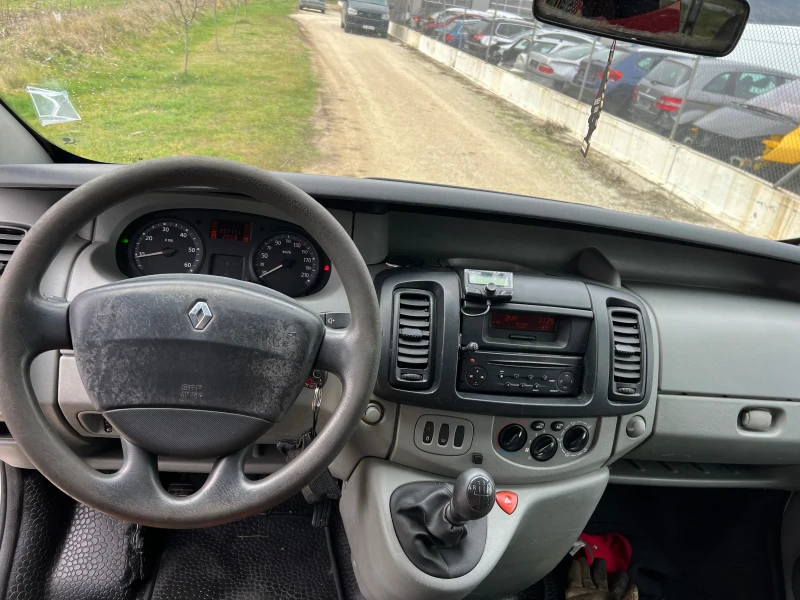Renault Trafic 2.0, снимка 8 - Бусове и автобуси - 52687846