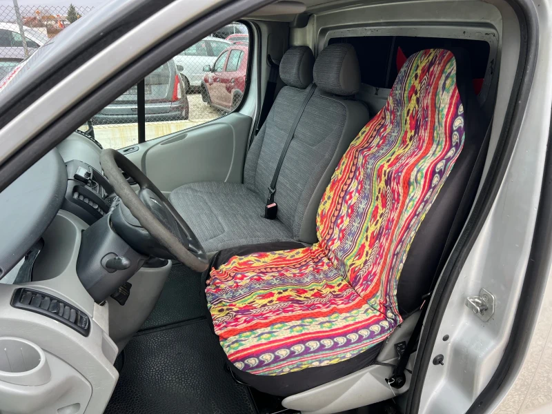 Renault Trafic 2.0, снимка 10 - Бусове и автобуси - 52687846