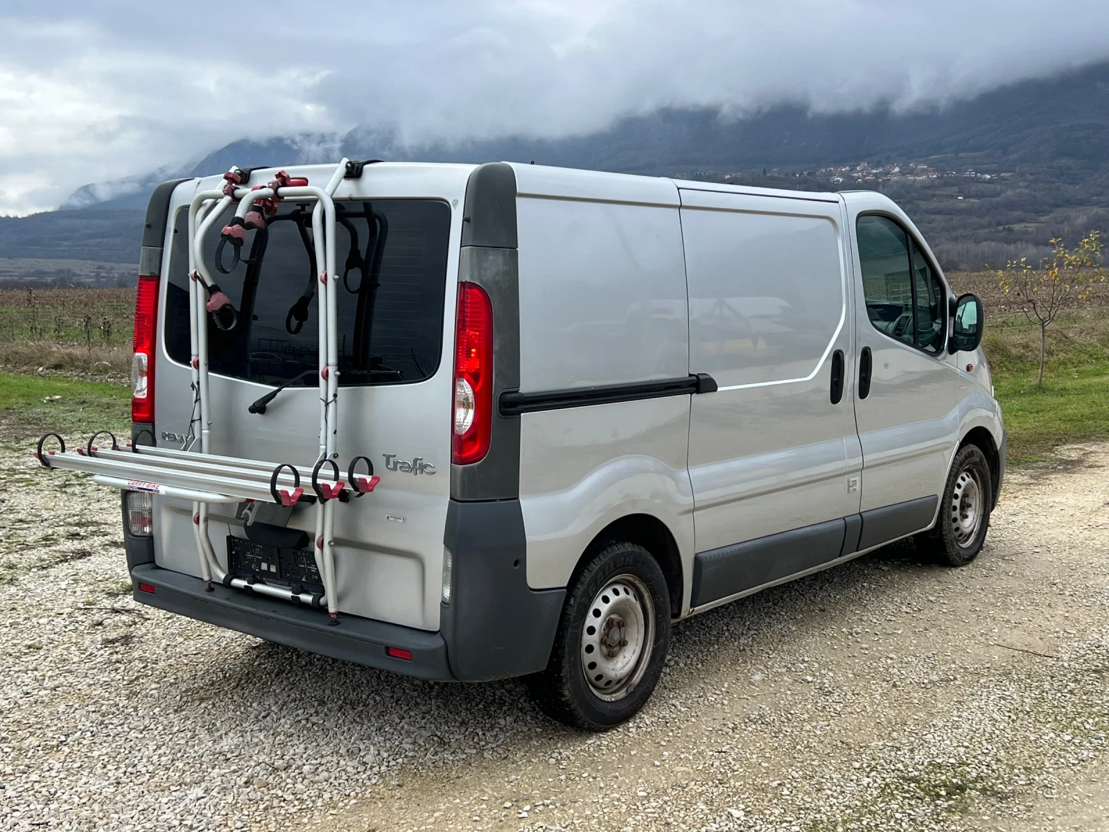 Renault Trafic 2.0 - изображение 6
